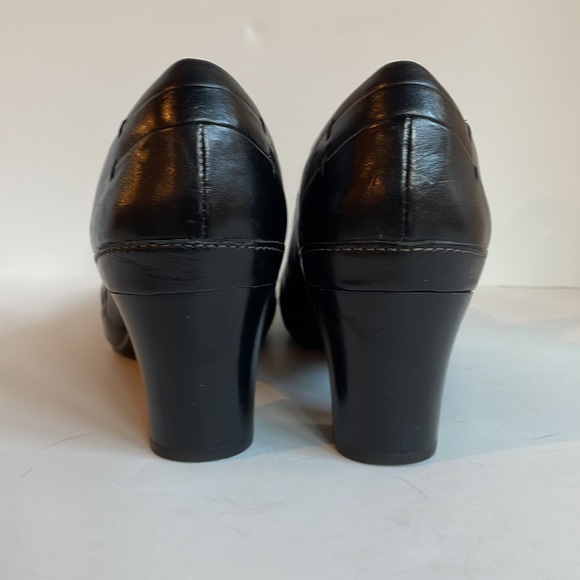 NWT Clarks Artisan butter soft leather Mary Jane cushioned footbed heels 10N - Picture 2 of 8